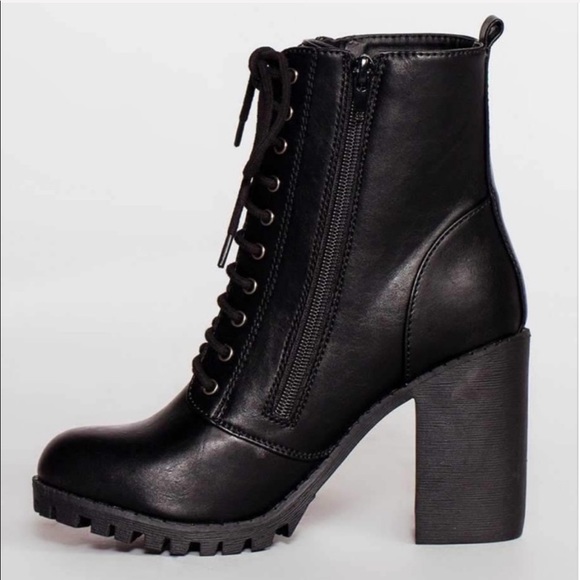 NEW Nina Laced Booties- in Black - Picture 4 of 6